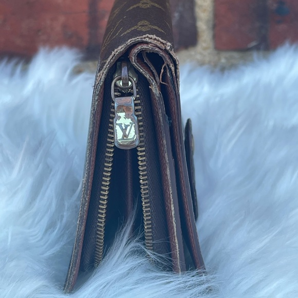 Authentic Louis Vuitton Wallet - Picture 5 of 6